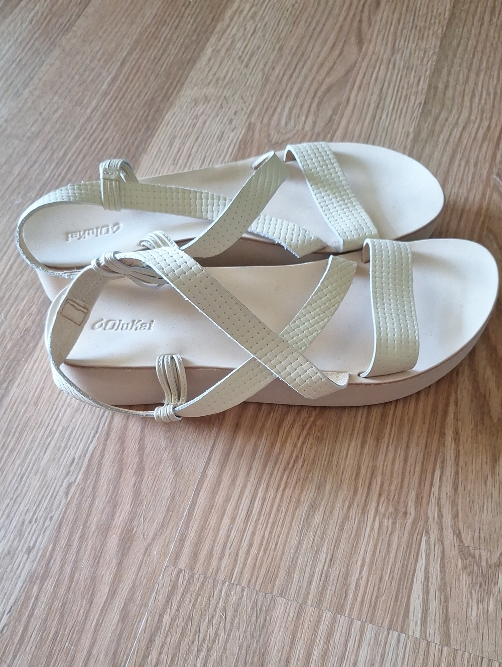 OluKai Light Beige Crisscross Platform Sandals